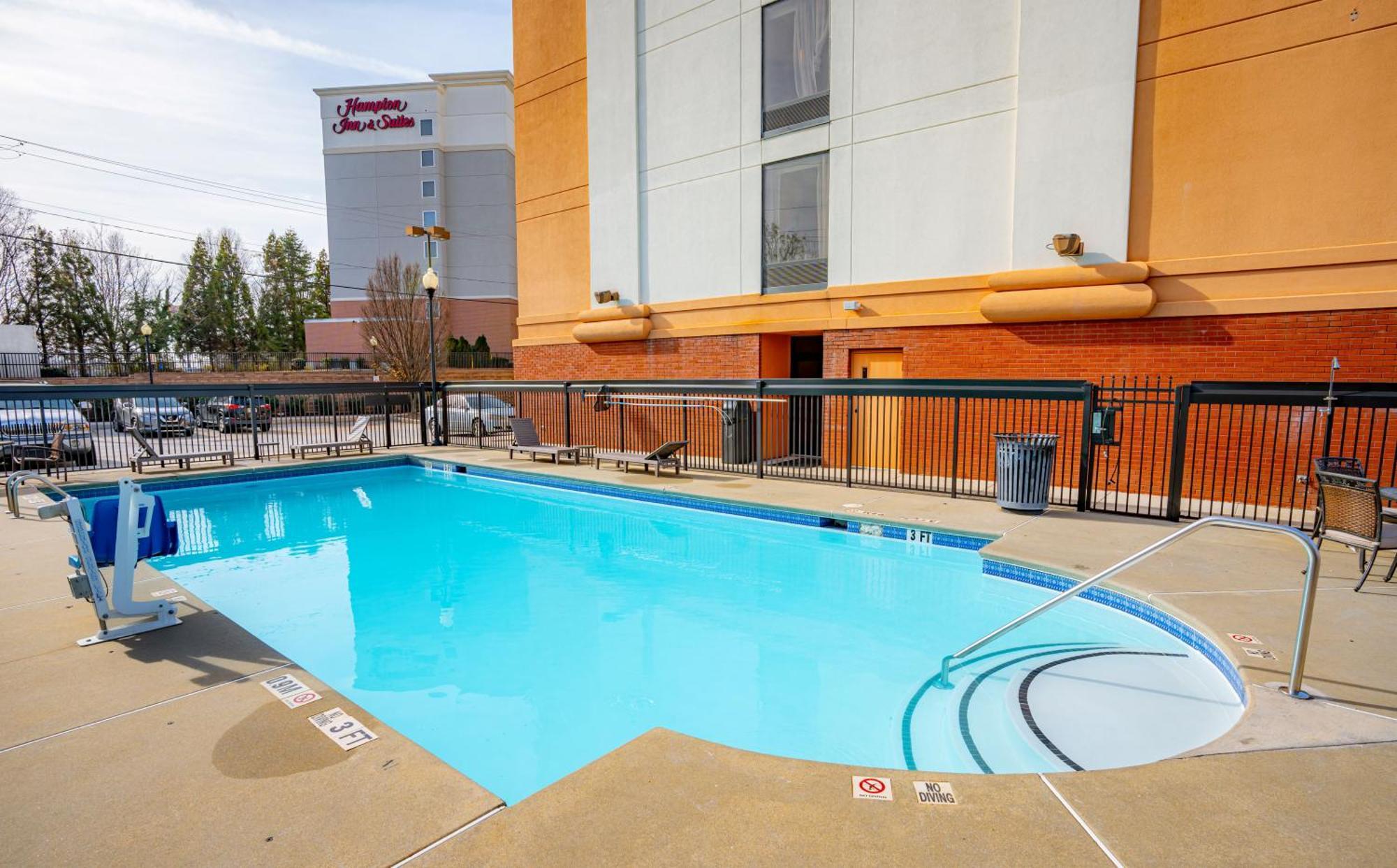 Hyatt Place Atlanta Airport North Hotel Exterior photo