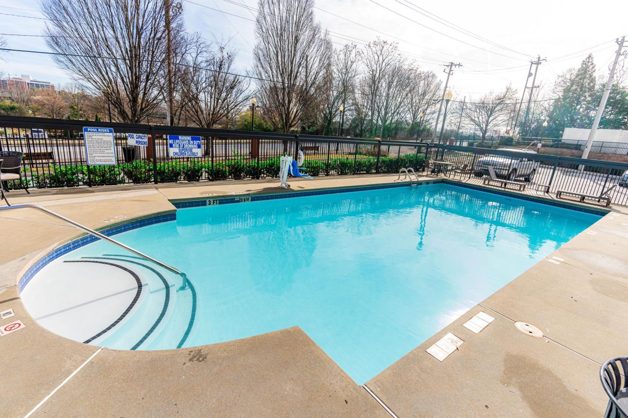 Hyatt Place Atlanta Airport North Hotel Exterior photo